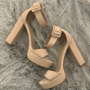 New Cream Platform Heels 👠